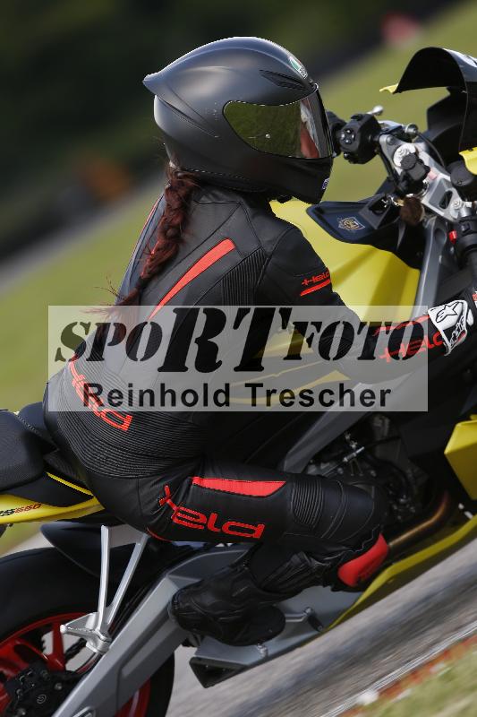 /Archiv-2024/29 12.06.2024 MOTO.CH Track Day ADR/Gruppe blau/28